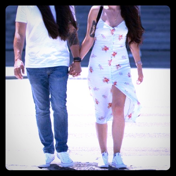 💕2 for $10💕 Forever 21- Floral Dress - Picture 2 of 5